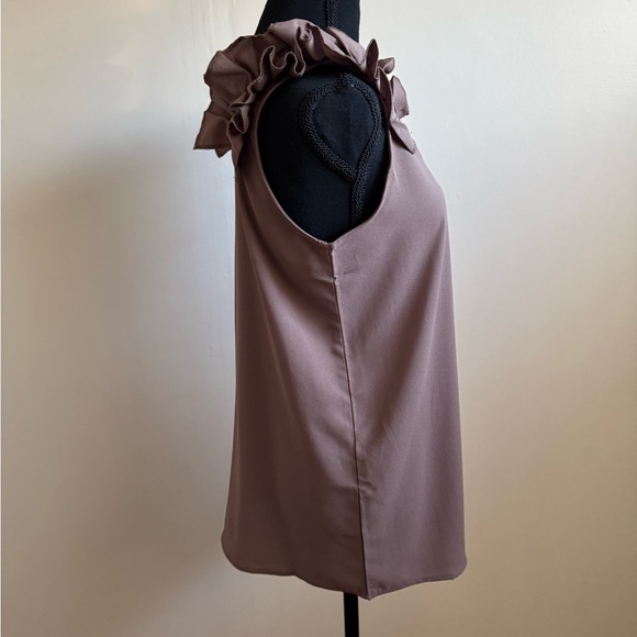 Sz S Zenana V neck ruffled sleeveless top Cocoa in color NWOT - Picture 4 of 7